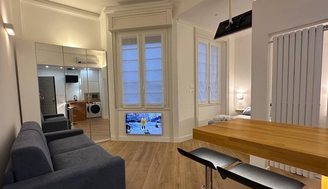 Exclusive between sea and downtown