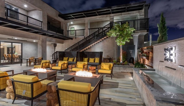 Family and Friends Getaway! Four Sleek Units, Relaxing patio, Gym, Free Parking