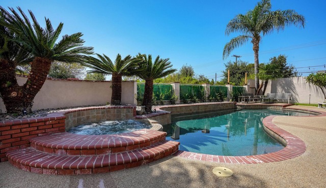 Family Friendly Beautiful Decorated Pool Homenn