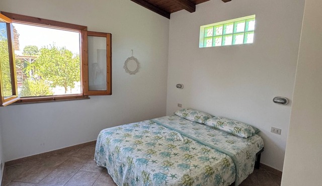 Family villa surrounded by nature with private garden and parking, close to the sea