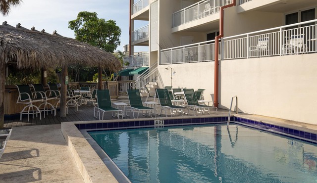 Flamingo Retreat-waterfront 2BR 2BA condo w/pool & boat slip
