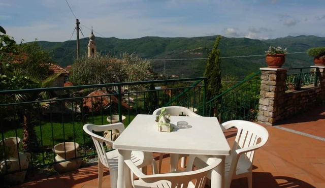 Flat with views of the Maritime Alps in Torria, Imperia, ideal for hiking and biking