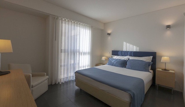 Four Modern 2BR Apts by Marina w/ River Views & Free Parking, Near Golf Academy