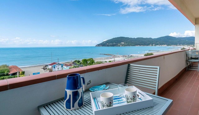 Gorgeous apartment in Marinella di Sarzana