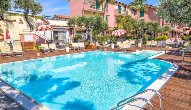 Gorgeous apartment in Imperia IM with heated swimming pool