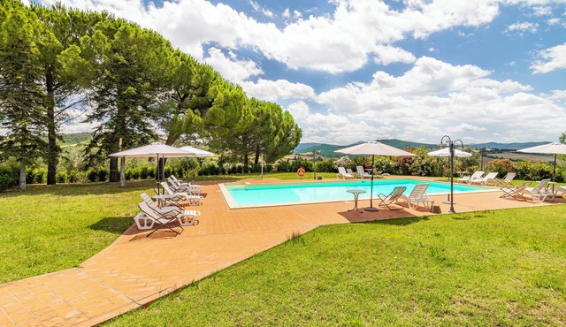 Grano Family Apt shared Pool Volerra, Pomarance, Italy