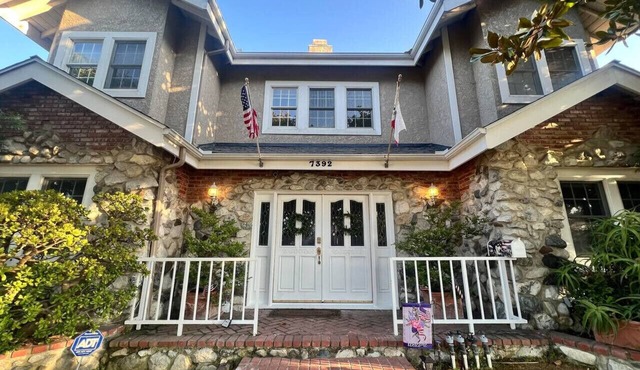 Guest Favorite! 3 Floors & Views