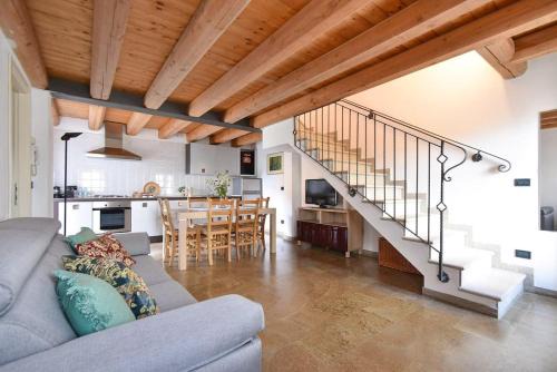 GuestHost - Calaone Wonderful Duplex Apartment con parcheggio x4