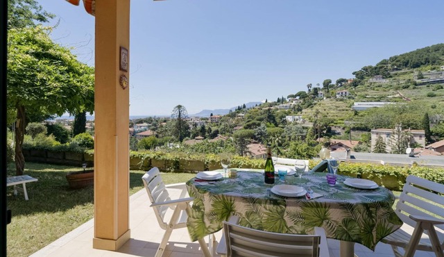 GuestHost - Into the Green! Bordighera Garden House x6