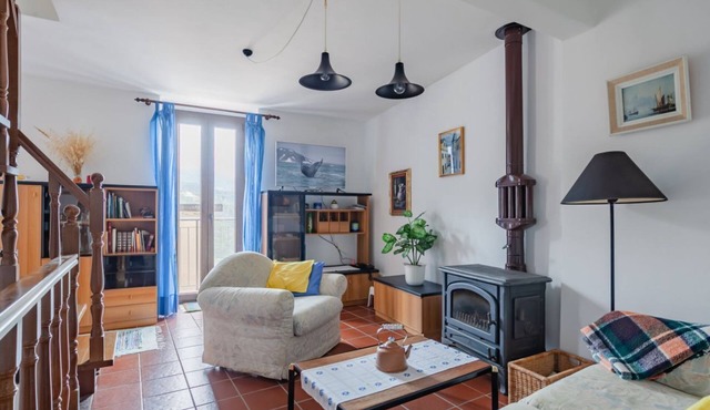 GuestHost - Cozy apartment of 102 sqm on three floors, can accommodate up to 5 people.The property is located in the hamlet of Riomaggiore, Volastra, in the heart of the Cinque Terre, one of the most beautiful natural Mediterranean areas of Liguria.Highl
