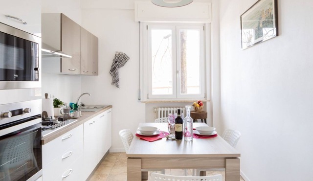 GuestHost - The apartment is located on the raised ground floor of a building with an elevator, not suitable for the disabled. There are steps to access the elevator.In 66 square meters of space, it comfortably accommodates four people with a double bedr