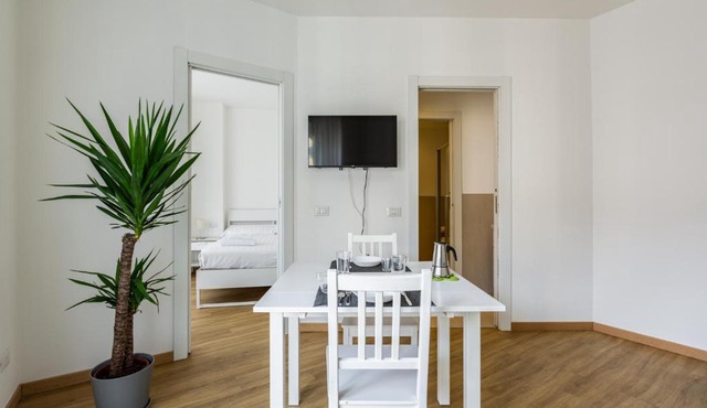 GuestHost - Top Accommodations in the Heart of Milano!