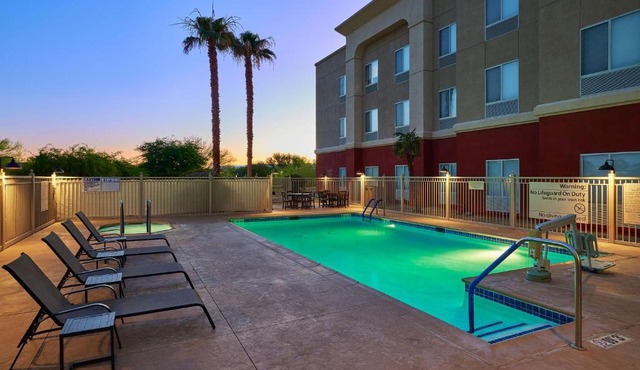 Hampton Inn & Suites Ridgecrest