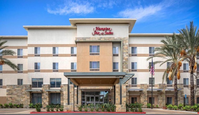 Hampton Inn & Suites Riverside/Corona East