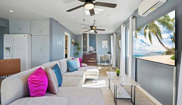 Highland Park Home: Jacuzzi, Hillside Views, Walk to Cafés