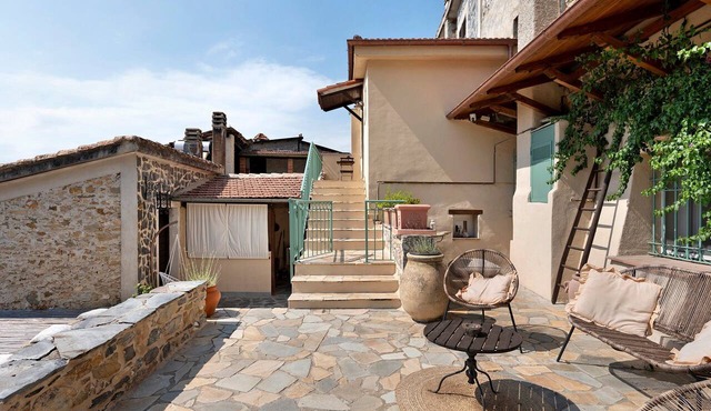 Holiday Apartment 'La Matrice': Traditional Ligurian Cottage in the Alassio Hinterland