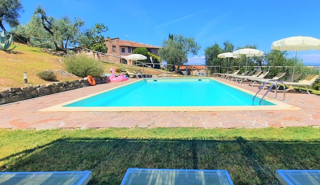 Holiday Farmhouse I CEPPI - Big and comfortable apartment with pool