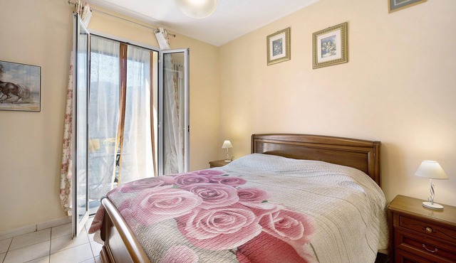 Holiday home "Casa Sole" with mountain views, balcony & WiFi