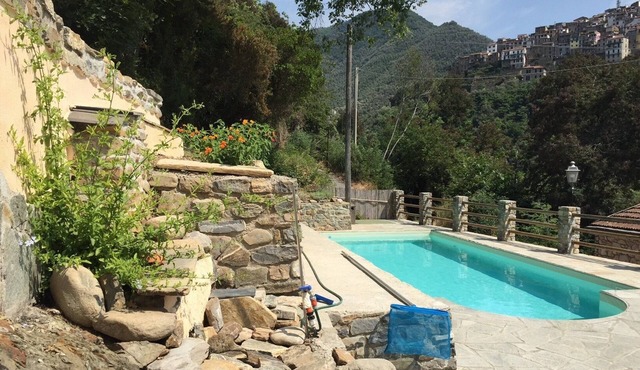 Holiday home for 4 people with pool for sole use