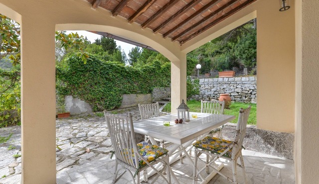 Holiday Home 'La Casa Del Colle' with Private Terrace, Private Garden and Wi-Fi