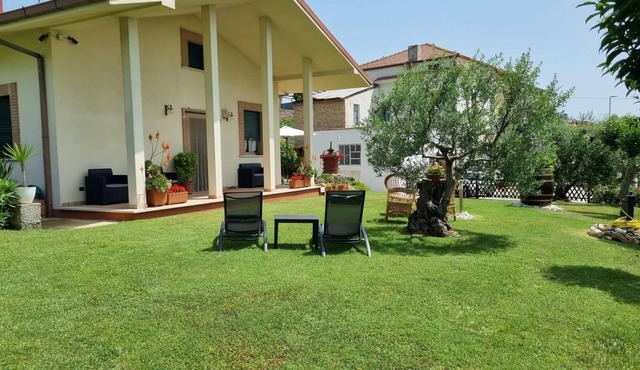 Holiday house Colonnella for 1 - 5 persons with 2 bedrooms - Holiday house