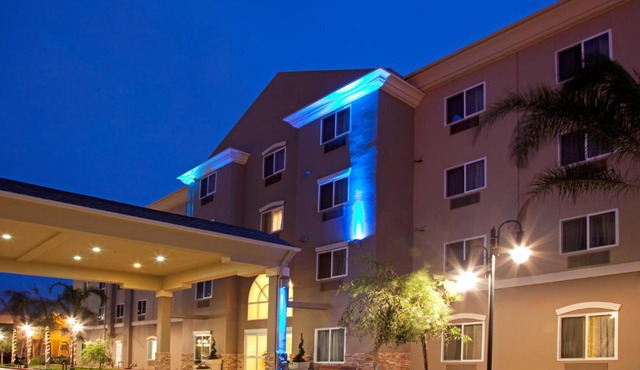 Holiday Inn Express Hotel & Suites Los Angeles Airport Hawthorne by IHG