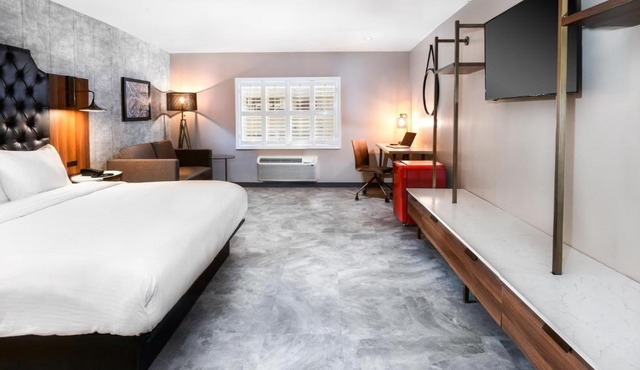Hollywood Inn Suites Hotel
