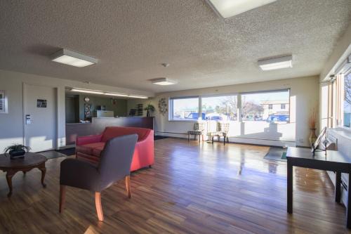 HomeTowne Studios by Red Roof Denver - Lakewood West
