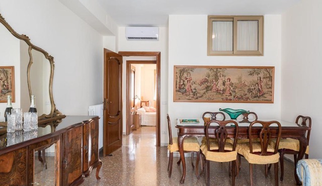 Hortis Apartment, 5 persone, 2 camere, balcone, Metro C per il Colosseo a 10 minuti e tram per Termini a 2 minuti