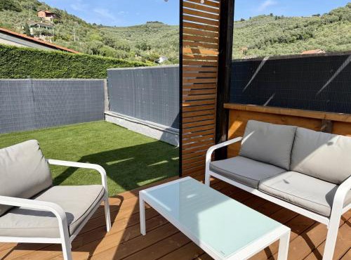HOST4U - Dimora degli Ulivi, New Apartment with Two Bedrooms, Terrace and Parking, 10 minutes from the beach