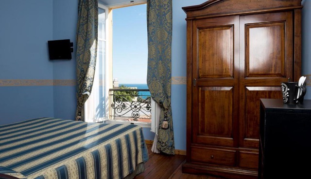 Hotel Belle Epoque