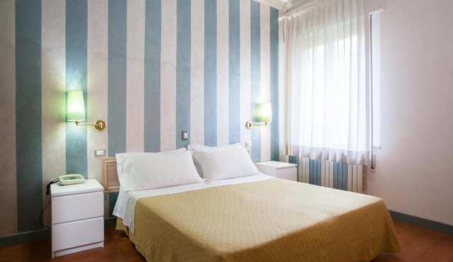 Hotel Diana