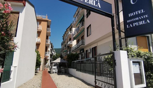Hotel la perla