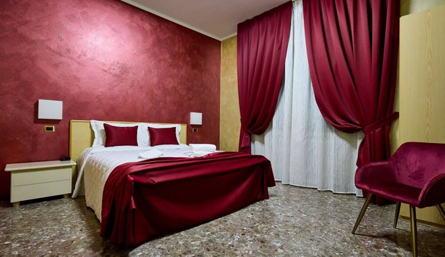 HOTEL PARADISO