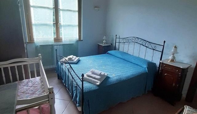 House In The Green app. Broom.Surrounded by nature, with swimming pool, pets allowed.