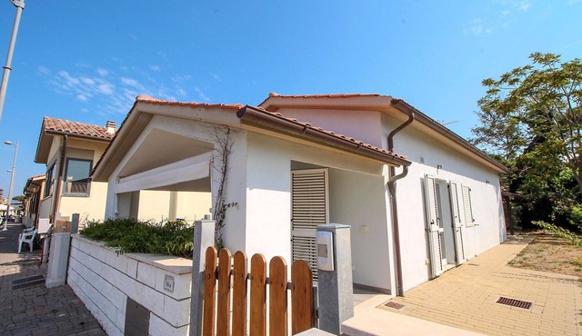 House Villino Azzurro at 50 meters from the beach