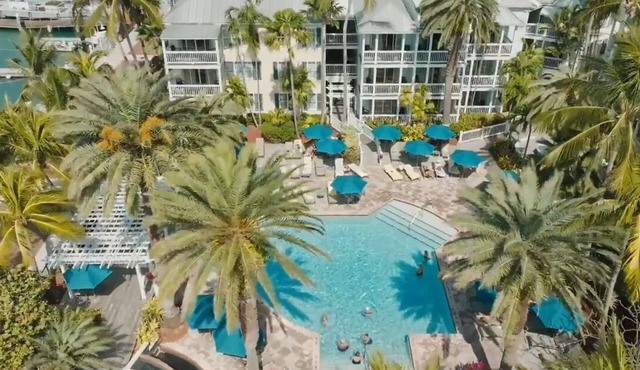 Hyatt Residence 1 bedroom in a coveted location in the heart of Old Town.