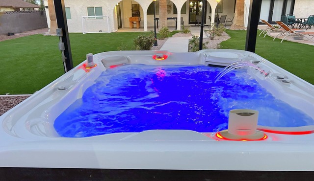 Immaculate single story 4 bedrooms with pool and hot tub