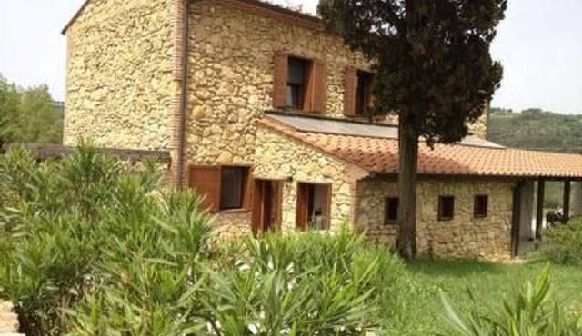 in Montescudaio mit Großem Garten by Interhome