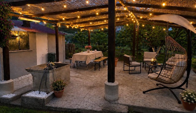 INDEPENDENT APARTMENT WITH PRIVATE GARDEN AND PERGOLA - DOG FRIENDLY