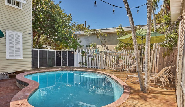 ISLAND PEARL - Cozy Nightly Rental just off Duval RealKeyWest