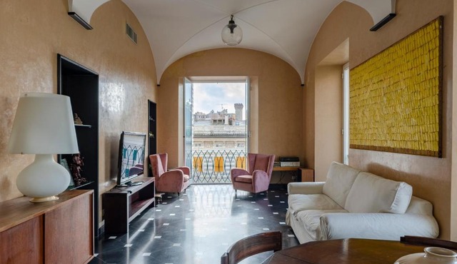 JOIVY Exclusive Flat for 7 near Cathedral of Genoa