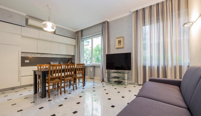 JOIVY Spacious 2-bedroom flat with Parking and Balcony
