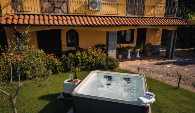 Katherine House- Relaxation in detached villa between Tuscany and the Cinque Terre.