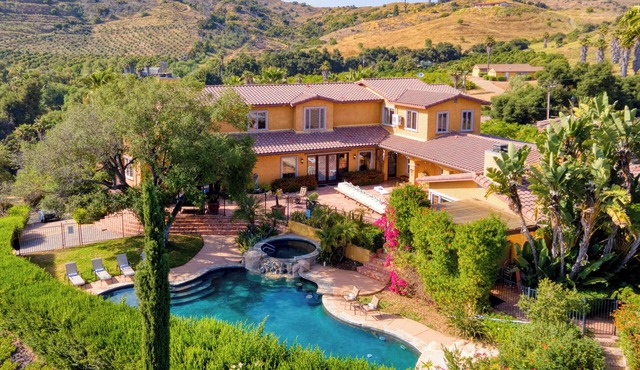 Keys Creek by AvantStay | Sleeps 42, Luxury Estate