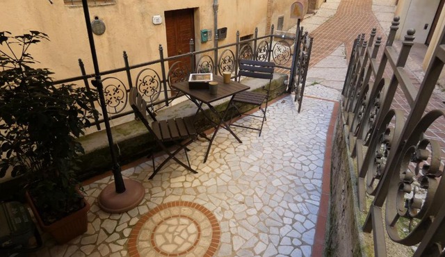 L'angolo nel Borgo SCAPPO IN UMBRIA