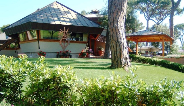 La Bussola Beach Hotel
