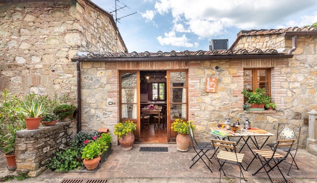 'La Casa Di Emma' Apartment with Wi-Fi and Air Conditioning