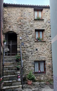 La Casa di Pietra a Carro