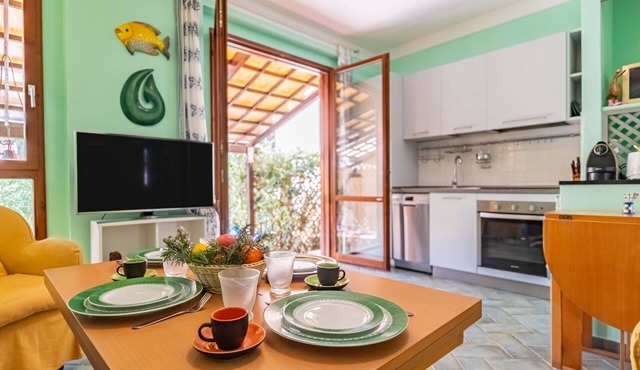 La Colombetta: by the sea, by the pool, in the green.